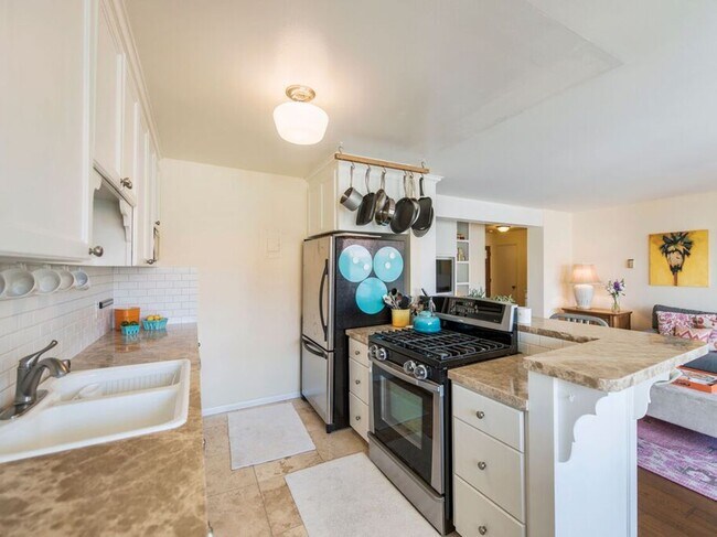 1720 Ardmore Ave in Hermosa Beach, CA - Building Photo - Building Photo