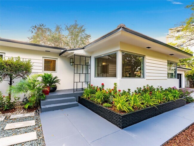 650 NE 60th St in Miami, FL - Building Photo - Building Photo