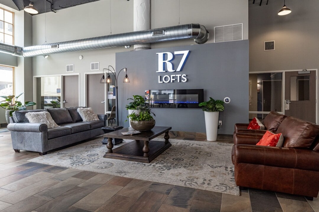 R7 Lofts in St. Paul, MN - Building Photo