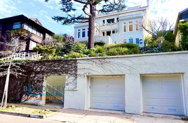 property at 92 Hillcrest Rd