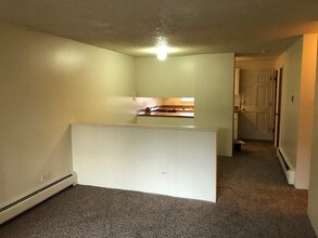 1525 S Holly St in Denver, CO - Building Photo - Building Photo