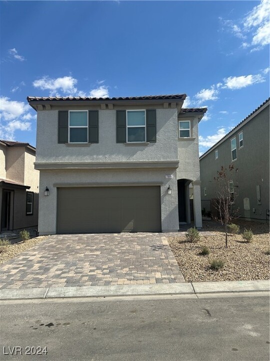 7368 Davenbury St in Las Vegas, NV - Building Photo