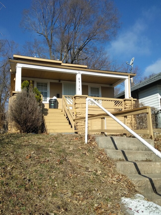 5712 Wabash Ave in Kansas City, MO - Foto de edificio - Building Photo