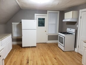 1751 S 60th St, Unit 1753 S 60th St (Upper) in West Allis, WI - Building Photo - Building Photo