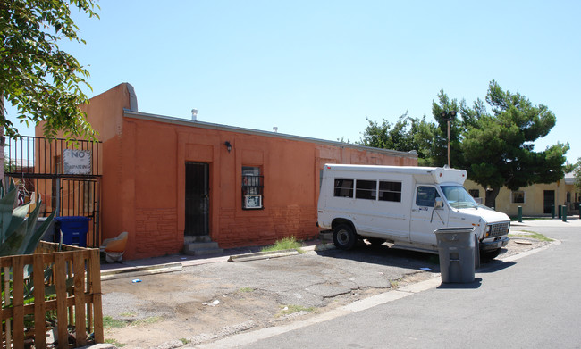 920 St Vrain St in El Paso, TX - Building Photo - Building Photo