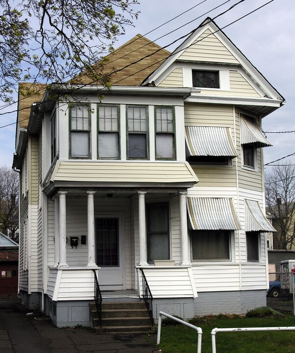 120 Farren Ave in New Haven, CT - Building Photo