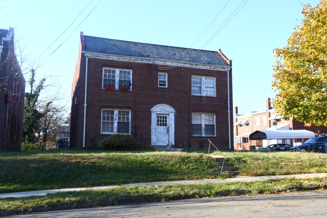 3911 R St SE in Washington, DC - Building Photo