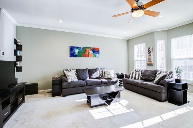 8114 Anna Ct in Falls Church, VA - Building Photo - Building Photo