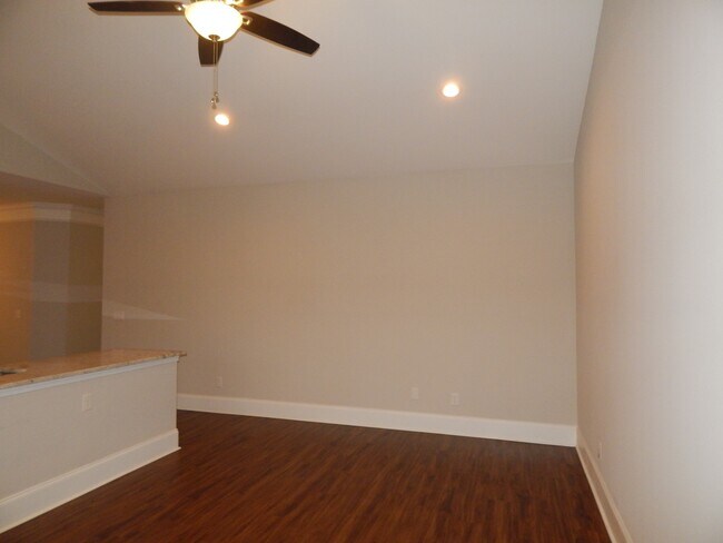 407 Senate St in Florence, SC - Foto de edificio - Building Photo