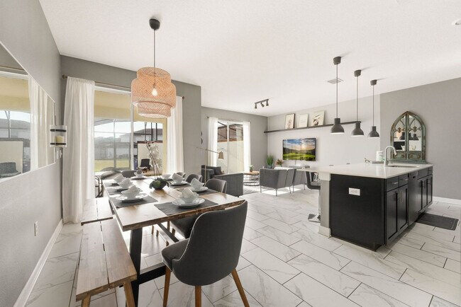 8924 Stinger Dr in Four Corners, FL - Building Photo - Building Photo