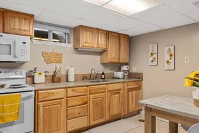 property at 2423 Elm St