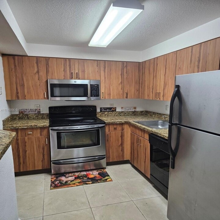 4810 NW 79th Ave in Doral, FL - Building Photo