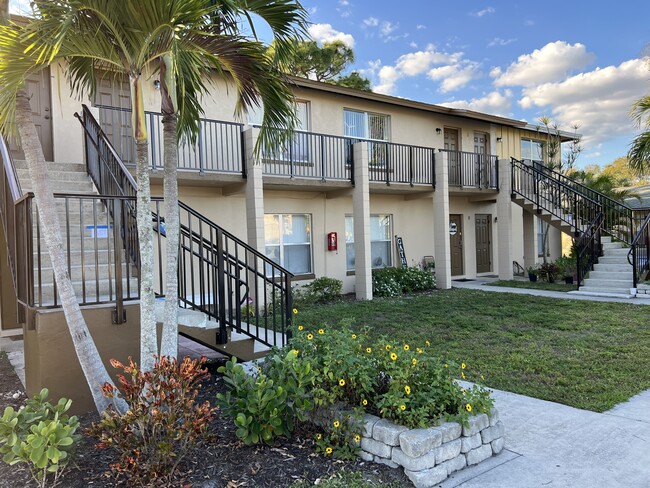 506 Quincy Ave, Unit B-1 in Fort Pierce, FL - Building Photo - Building Photo