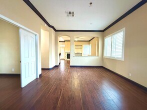 5975 Garden Vista St in Las Vegas, NV - Building Photo - Building Photo