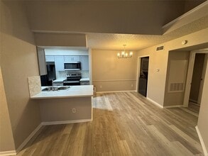 10101 S Gessner Rd in Houston, TX - Building Photo - Building Photo