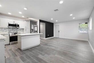 26 NW 34th Terrace in Miami, FL - Building Photo - Building Photo