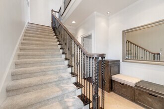 710 Jackson Hill St in Houston, TX - Foto de edificio - Building Photo