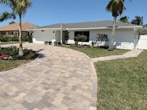 4760 NW 5th Ln in Boca Raton, FL - Building Photo - Building Photo
