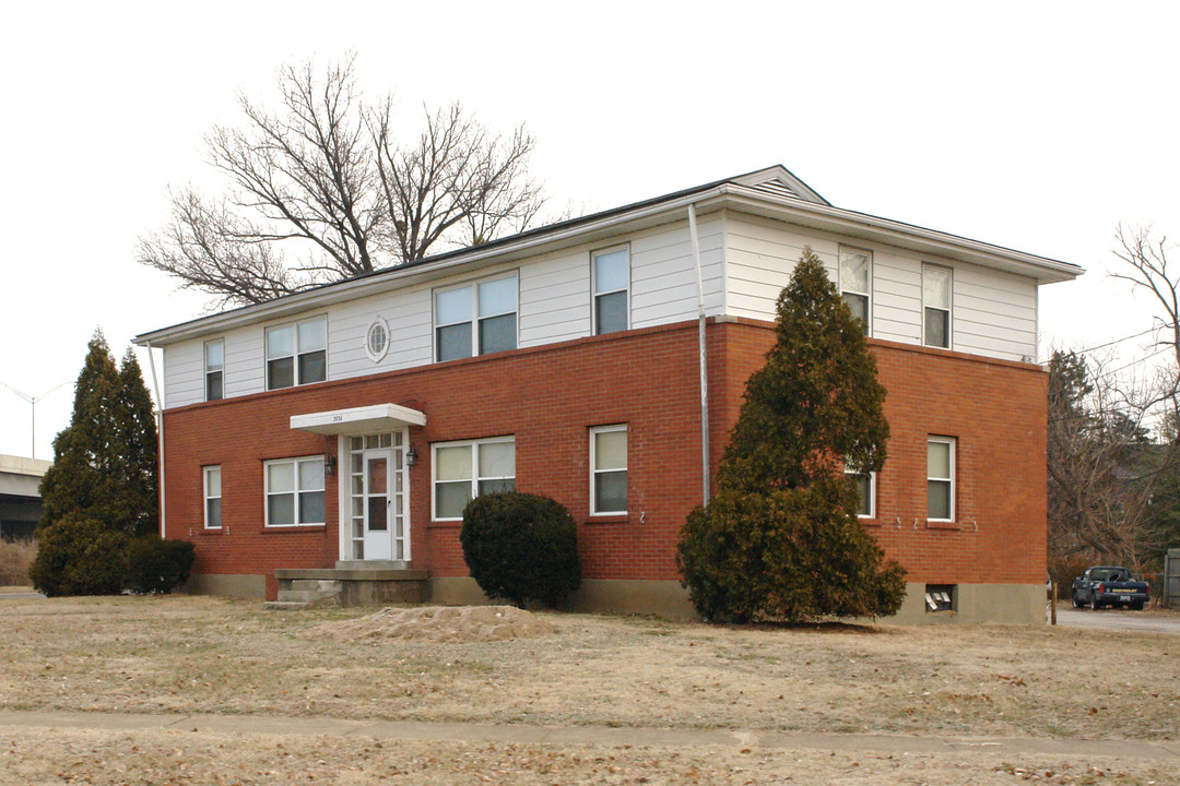 3536 Brockton Ln in Louisville, KY - Foto de edificio