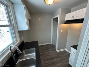 5185 Anthony St in Maple Heights, OH - Foto de edificio - Building Photo