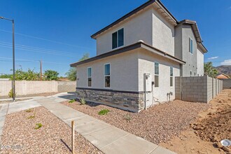 957 E Desert Dr in Phoenix, AZ - Building Photo - Building Photo