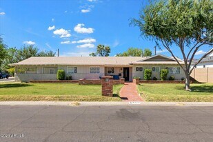 4320 E Clarendon Ave in Phoenix, AZ - Building Photo