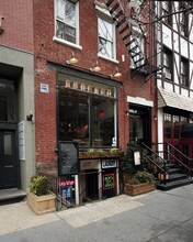 529 Hudson Street in New York, NY - Building Photo - Building Photo