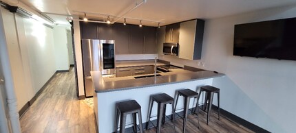 600 Broadway Ave NW in Grand Rapids, MI - Foto de edificio - Building Photo