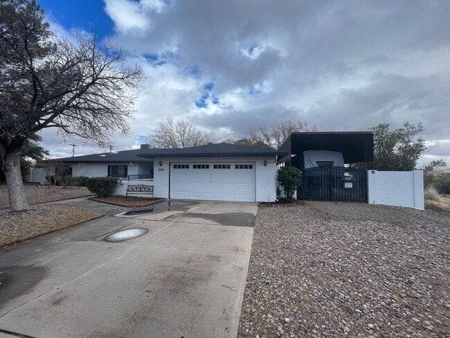 property at 2046 Piccadilly Ln