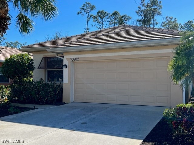 10602 Camarelle Cir in Ft. Myers, FL - Building Photo