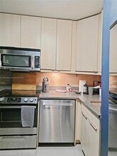 800 West Ave, Unit 524 in Miami Beach, FL - Building Photo - Building Photo