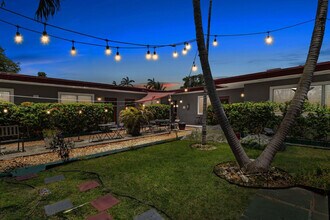 1739 Washington St in Hollywood, FL - Building Photo - Building Photo