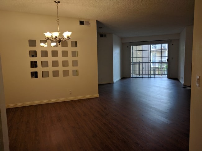 10021 Tabor St, Unit #206 in Los Angeles, CA - Foto de edificio - Building Photo