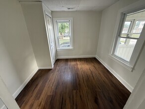 23737 Stewart Ave in Warren, MI - Building Photo - Building Photo