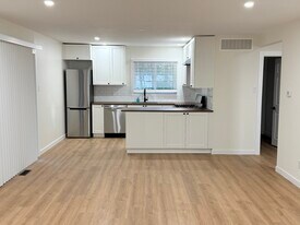 2322 152 St in Surrey, BC - Building Photo