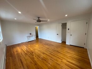 294 Robin St in Bridgeport, CT - Building Photo - Building Photo