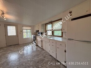 18 Spring St in Cary, IL - Building Photo - Building Photo