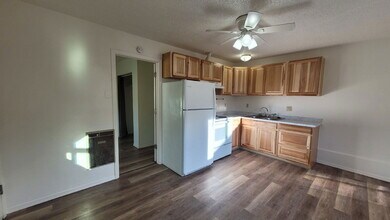 1317 SE Mill St in Roseburg, OR - Building Photo - Building Photo