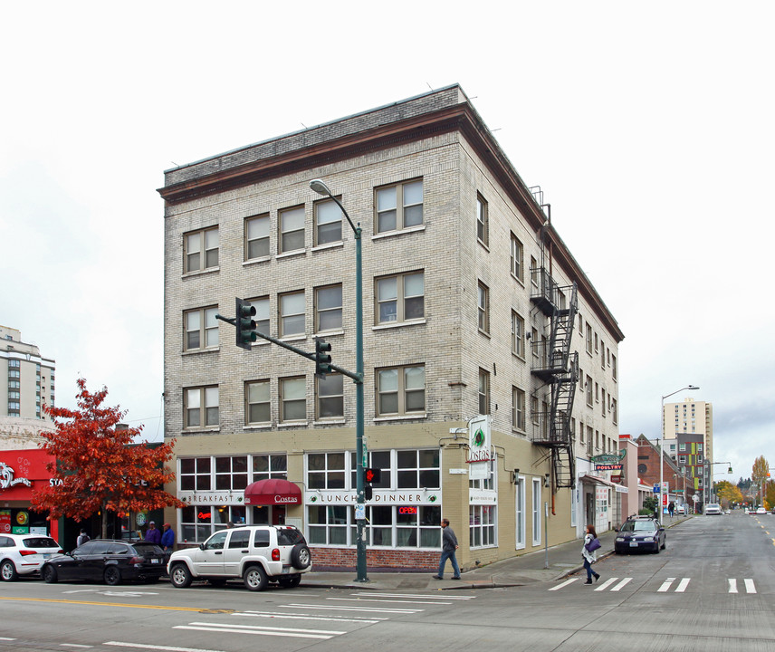 Adelaide Apartments in Seattle, WA - Building Photo