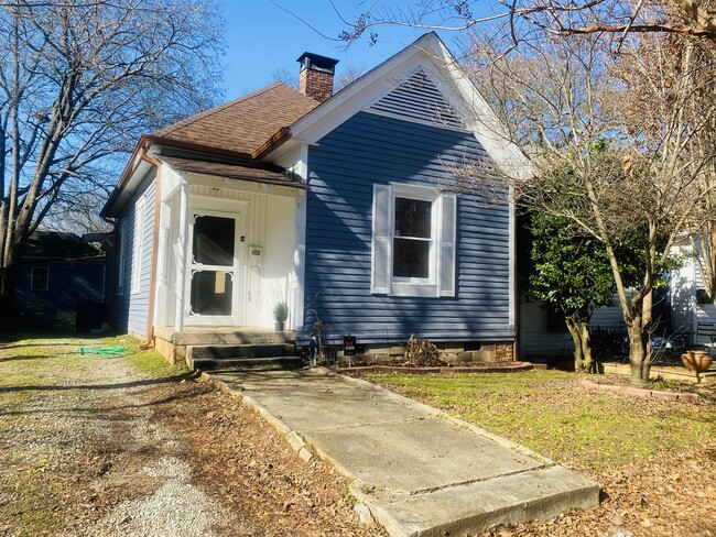 property at 1098 Center St NW