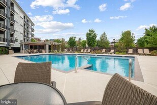 1 Bridge St, Unit 1B-2-2415 in Phoenixville, PA - Building Photo