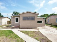 429 18th Ave N in Texas City, TX - Building Photo - Building Photo