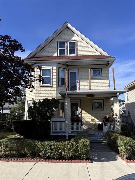 65 Waldemar Ave in Winthrop, MA - Foto de edificio