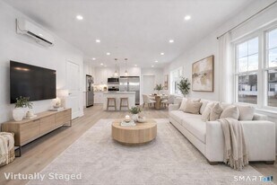 27 Village Rd in Milford, CT - Building Photo