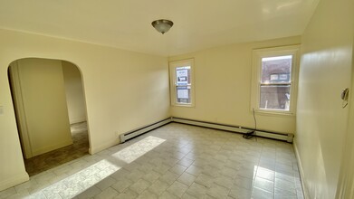 918 Hempstead Tpke in Franklin Square, NY - Building Photo - Building Photo