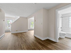 2610 Dupont Ave S in Minneapolis, MN - Building Photo - Building Photo