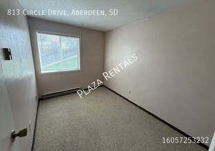 1105 N Main St in Groton, SD - Building Photo - Building Photo