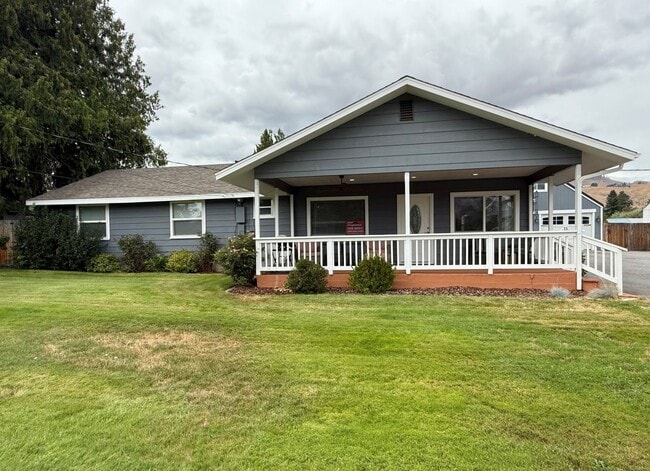 property at 1006 Poplar Ave