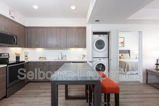 777 Broadway in Oakland, CA - Building Photo - Building Photo