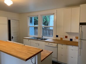 563 N Simpson St, Unit 565 in Portland, OR - Building Photo - Building Photo